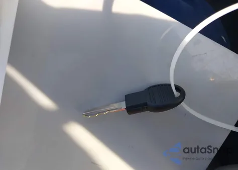 2010 Chrysler Town & Country Touring из США, поврежденный, VIN 2A4RR5D11AR492813